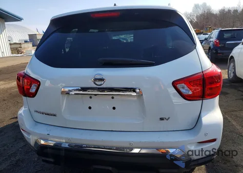 2017 Nissan Pathfinder S z USA, uszkodzony, nr VIN 5N1DR2MN1HC665231